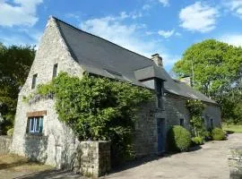 Spacious Longere,heated swimming pool, idyllic setting, Southern Brittany, FR
