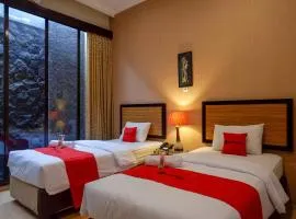 RedDoorz Plus near Amplaz Yogyakarta