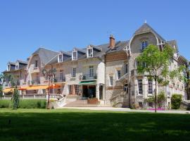 Hôtel-Restaurant Le Parc Sologne - Logis，位于萨勒布里的酒店