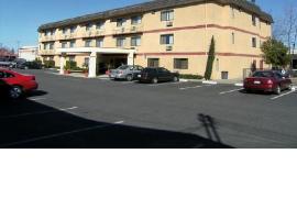 ECONO LODGE, 730 N PALORA AVE, YUBA CITY, CA, 95991-3627，位于尤巴城的酒店