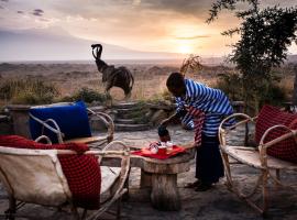 Original Maasai Lodge – Africa Amini Life，位于Engare NanyukiOlpopongi - Masai Cultural Village & Museum附近的酒店