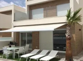 Palmeras Gold - Moderne villa (6p) met solarium/privézwembad