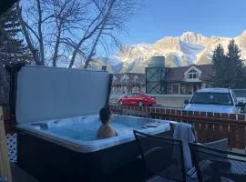 Private Hot Tub / Yard /Patio - A/C- Mountain View Vacation Home