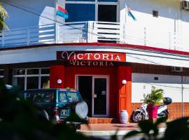 维多利亚酒店，位于迭戈苏瓦雷斯贸易港口附近的酒店