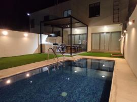 New House with Private Pool，位于曼萨尼约的酒店