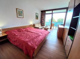 LA2 Seeblick Appartement Haus Landskron mit direktem Seezugang am Ossiachersee，位于兰斯科伦的酒店