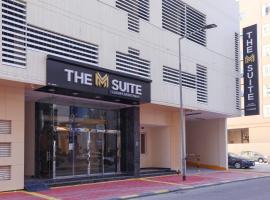 The M Suite，位于朱菲尔的度假短租房