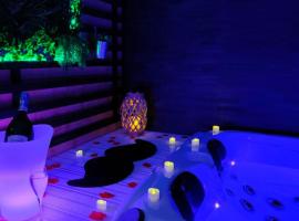 La Gaillardise - love room - Spa & Sauna - Espace privatif，位于布里夫拉盖亚尔德的度假屋