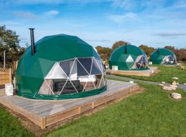 Brynteg Glamping，位于Llanallgo的酒店