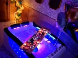 Royal Room jacuzzi haut de gamme centre ville