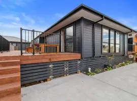 Sandy Shores - Waihi Beach Holiday Home