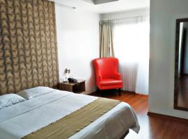 HOTEL.TORRE ESPINOZA，位于基多的酒店