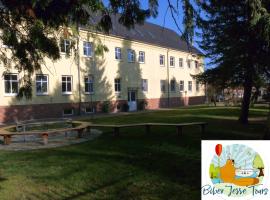 Jugendhotel Biber Jesse Tours，位于Lübtheen的酒店