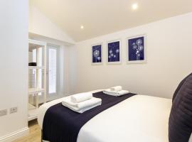 Percy Place - Modern 1 bedroom ground floor apartment in central Southsea, Portsmouth，位于南海城的酒店