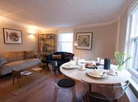 Entire 2 bed, 2 bath cottage in the heart of Rye citadel