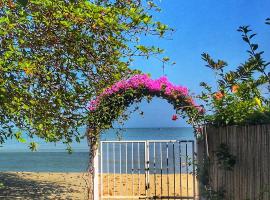 Smell rose beach garden，位于峇都丁宜的带停车场的酒店