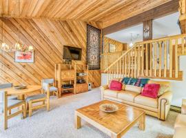 Huntington Lake Condo #98，位于Lakeshore的酒店