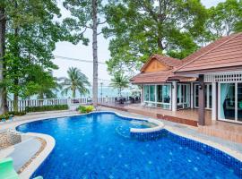 RimLay Beachfront Pool Villa，位于梭桃邑的海滩短租房