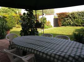 CASETTA MIRAVIGNA cozy flat with garden in Franciacorta & Iseo Lake，位于Paderno Franciacorta的公寓