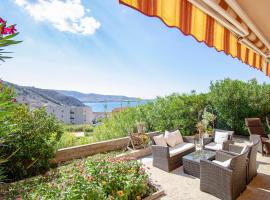 Durdica beautiful garden with fantastic sea and mountain views，位于梅塔伊纳的酒店