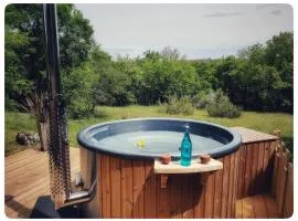 Chalet, bain nordique (spa) dans le triangle noir