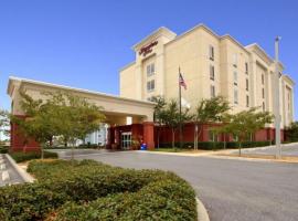 HAMPTON INN & SUITES, 9630 US HIGHWAY 441, LEESBURG, FL, 34748，位于利斯堡的酒店