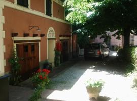 茉莉花酒店，位于Serra Riccò的酒店