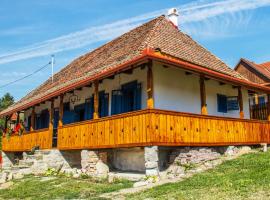 Siklód. Botond Panoráma Kulcsosház (6 fő) Botond Panoramic Chalet，位于Şiclod的酒店