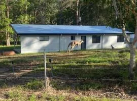 Rural Self Contained 3 bedroom Cottage on acreage,