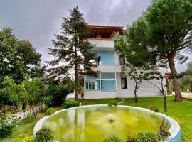 Splendid and Peaceful Chalet with Nature View in Iznik, Bursa，位于Esadiye的酒店