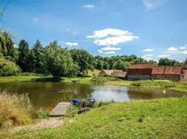 Mill Cottage set beside a Mill pond in a 70 acre Nature Reserve Bliss