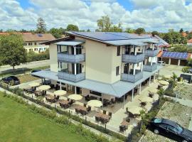 Hotel Heimfeld Restaurant Cafe，位于Garching an der Alz的酒店