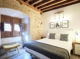 La Casa del Lirón by Toledo AP