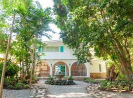 Angeli Gardens Boutique Hotel，位于圣佩德罗苏拉的酒店