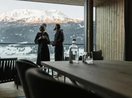 Lacumontes Lake View Apartments