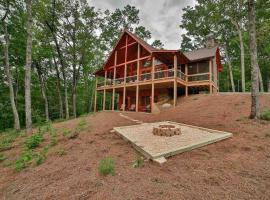 Mountain Hideaway with Hot Tub & Fire Pit，位于米纳勒尔布拉夫的酒店