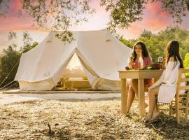 Cuturi Wine Glamping，位于曼杜里亚的豪华帐篷