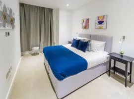 Absolute Stays at The Ziggurat - St Albans-High Street- Near Luton Airport - St Albans Abbey Train station -Close to London- Harry Potter World - The Odyssey Cinema-Contractors -London Road-Business-Leisure