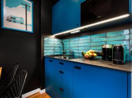 Apartamenty Black&White free parking，位于格丁尼亚的酒店