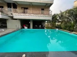 Neville's Villa - Pet friendly with Pool