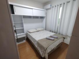 APTO, 2 quartos, confortável e bem localizado，位于帕尔马斯Palmas Bus Station附近的酒店