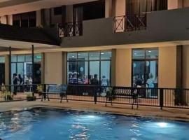 DLAYARAN HOTEL & CAFE，位于瓜拉弄宾的酒店