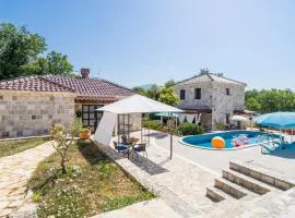 Beautiful Home In Cilipi With 4 Bedrooms, Wifi And Outdoor Swimming Pool