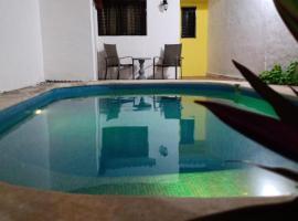 Las Palmas HOSTAL Cancun，位于坎昆的酒店