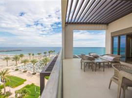 Al Aqah Luxury Apartment w/ Sea Views at Address Residences，位于富查伊拉的Spa酒店