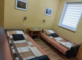 Motel Sportowy OSiR Jawor，位于亚沃尔的汽车旅馆