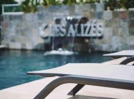 Les Alizés Bleus - Cosy appartement avec piscine，位于勒迪亚芒的酒店