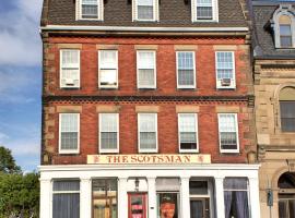 The Scotsman Inn，位于皮克图赫克托遗产码头博物馆附近的酒店