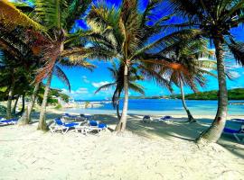 Dreamy One Bedroom Deluxe, Nonsuch Bay Residences, Antigua，位于Gaynors的公寓