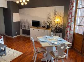 Vignec/Saint-Lary - T2 cosy avec balcon & piscine，位于维格奈科的酒店